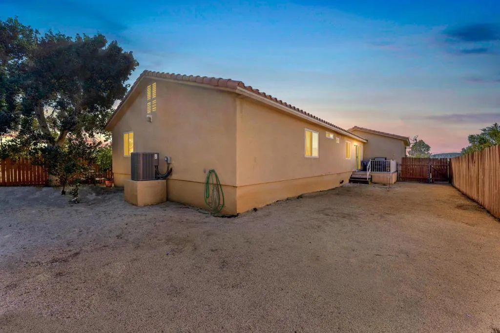 16228 Avenida Merced, Desert Hot Springs, California 92240 home-pic-25