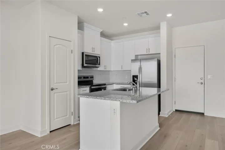 14896 Desert Lily Court, Apple Valley, California 92307