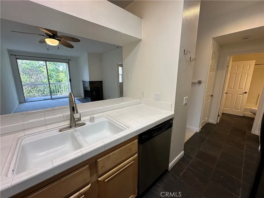 20191 Cape Coral 214, Huntington Beach, California 92646 home-pic-19