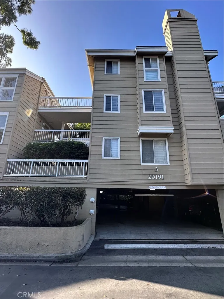 20191 Cape Coral 214, Huntington Beach, California 92646 home-pic-0