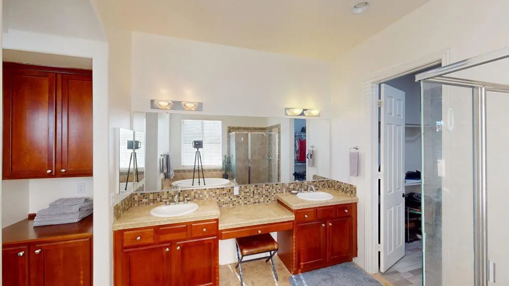 117 Francesca Court, Palm Desert, California 92211 home-pic-28