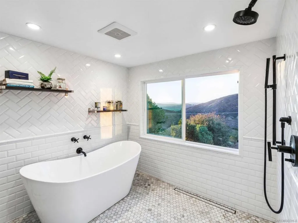 17924 Saint Andrews Dr, Poway, California 92064 home-pic-22