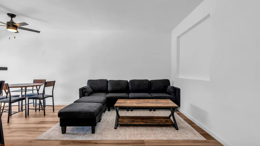 5300 E Waverly Drive J14, Palm Springs, California 92264 home-pic-2