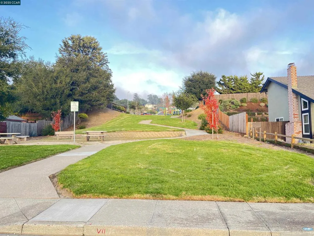 120 Bonita Ct, Rodeo, California 94572 home-pic-45