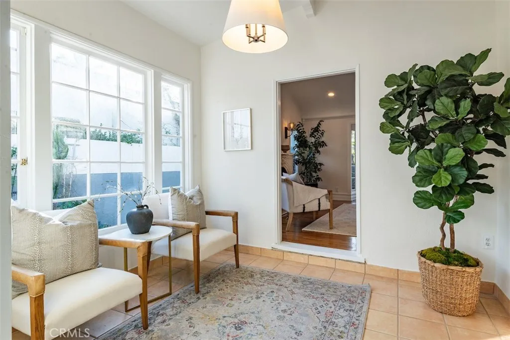 266 Park Avenue, Long Beach, California 90803 home-pic-25