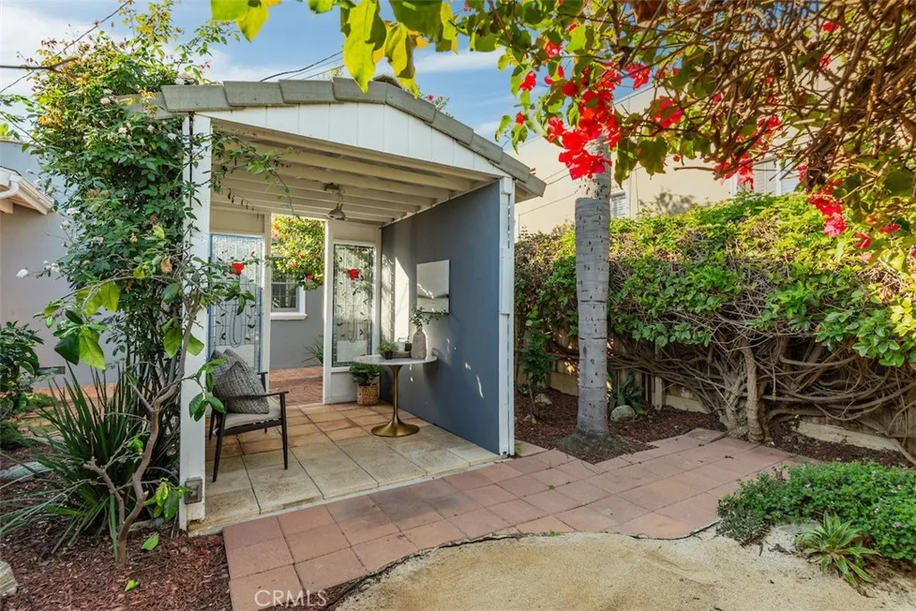 266 Park Avenue, Long Beach, California 90803 home-pic-33
