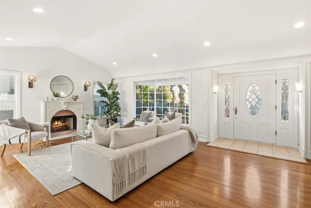 266 Park Avenue, Long Beach, California 90803 home-pic-4