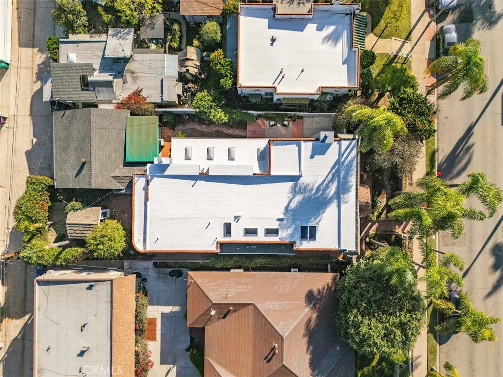 266 Park Avenue, Long Beach, California 90803 home-pic-39