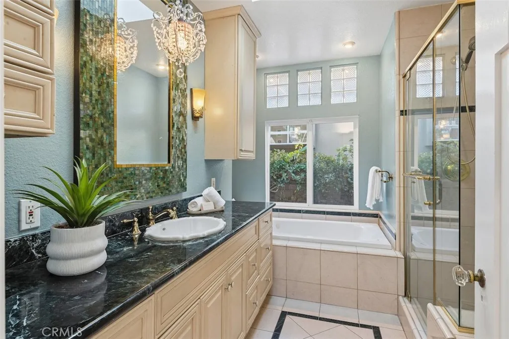 266 Park Avenue, Long Beach, California 90803 home-pic-22