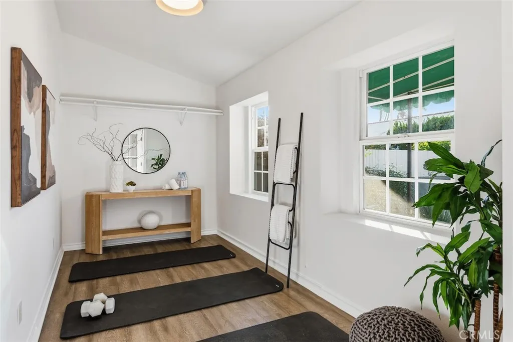 266 Park Avenue, Long Beach, California 90803 home-pic-31
