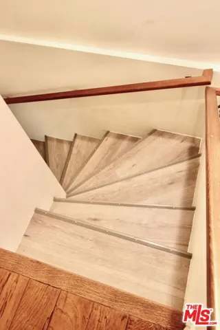 Stairs going to the dowwnstais