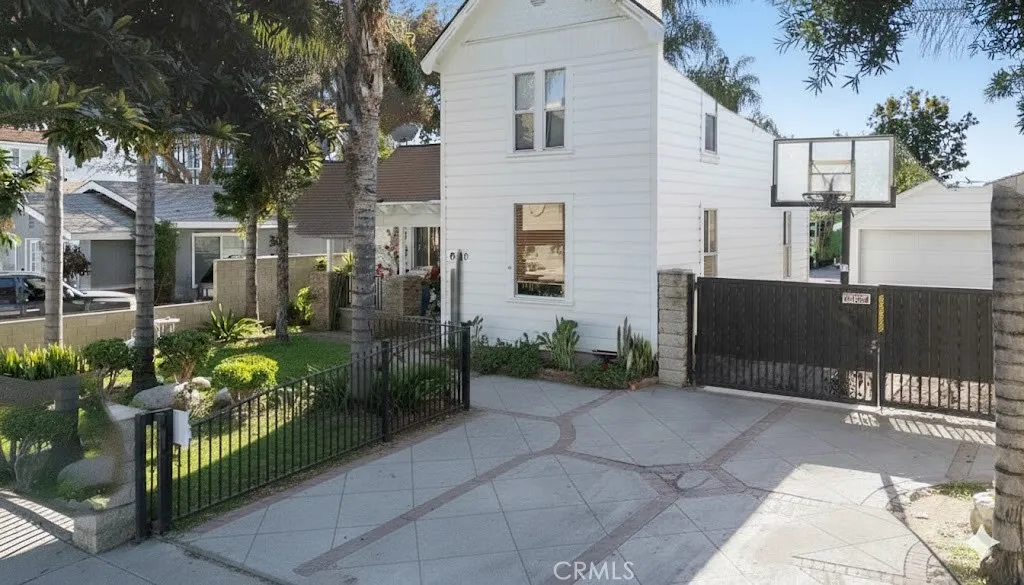8110 3rd, Downey, California 90241 home-pic-2