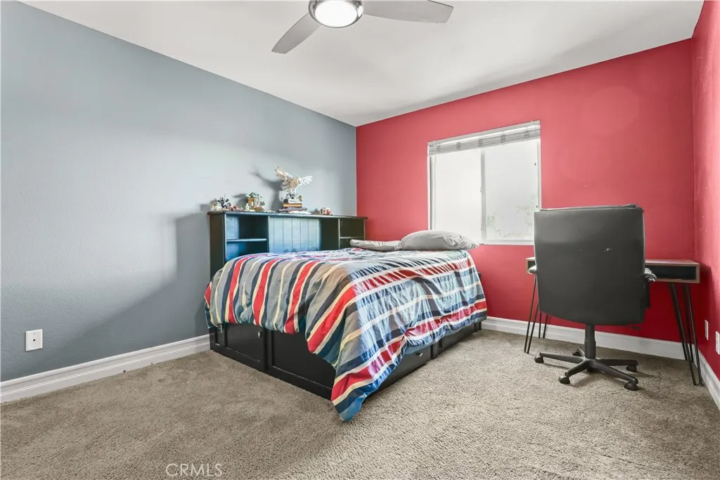 29724 Castlebury, Castaic, California 91384 home-pic-33