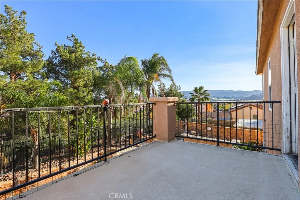 29724 Castlebury, Castaic, California 91384 home-pic-24
