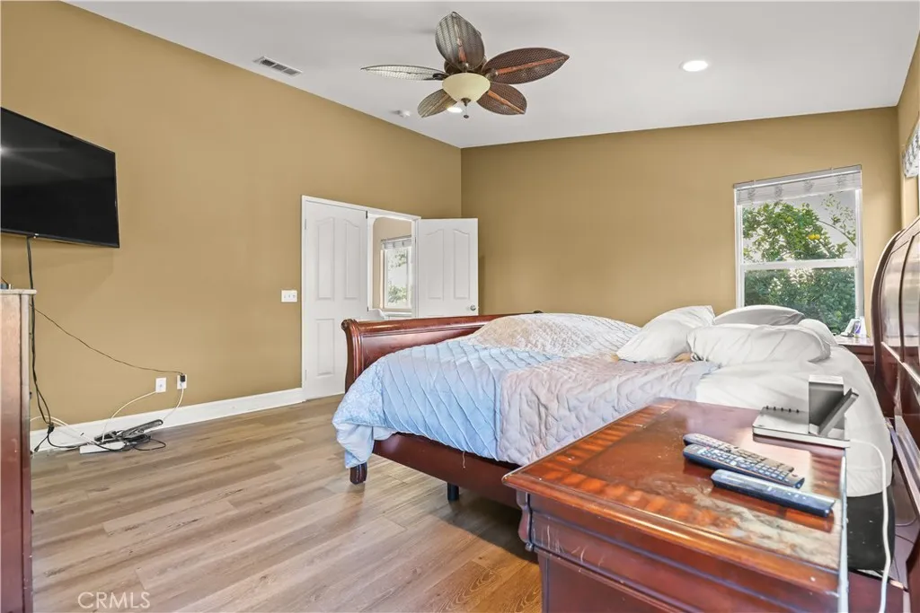 29724 Castlebury, Castaic, California 91384 home-pic-22