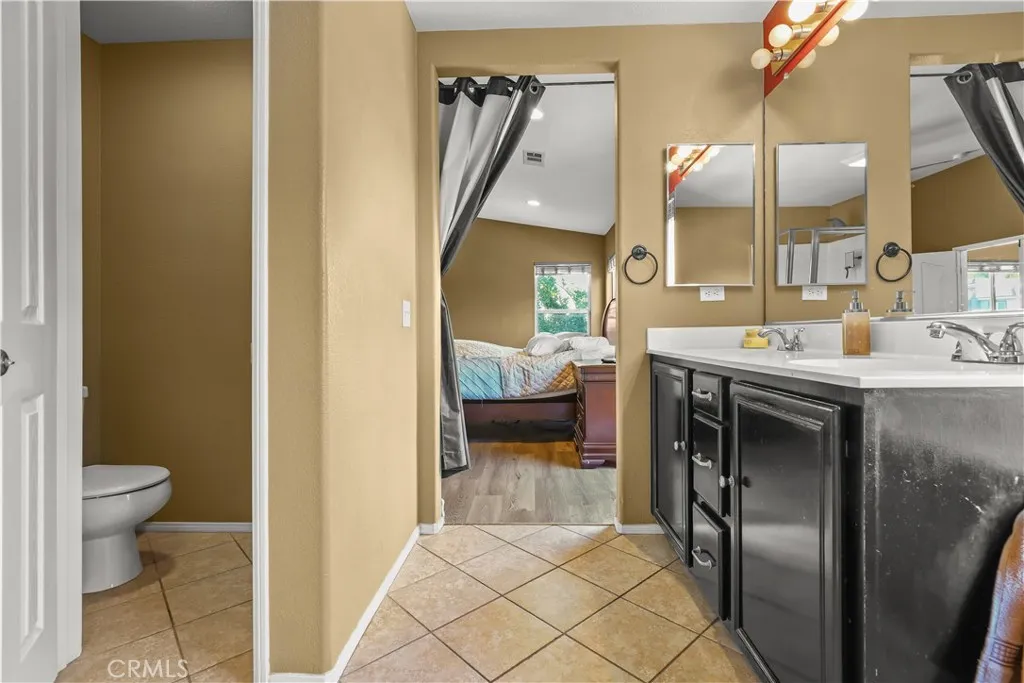 29724 Castlebury, Castaic, California 91384 home-pic-26