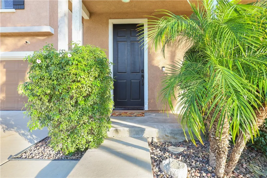 29724 Castlebury, Castaic, California 91384 home-pic-1