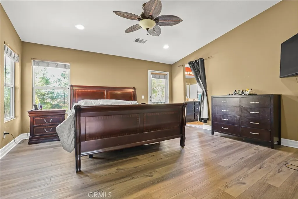 29724 Castlebury, Castaic, California 91384 home-pic-20