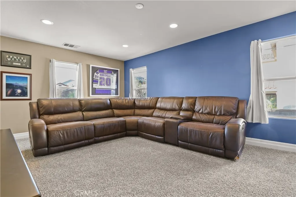 29724 Castlebury, Castaic, California 91384 home-pic-19