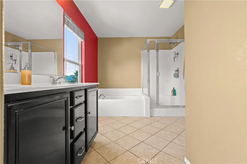 29724 Castlebury, Castaic, California 91384 home-pic-25