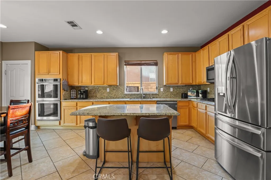 29724 Castlebury, Castaic, California 91384 home-pic-8
