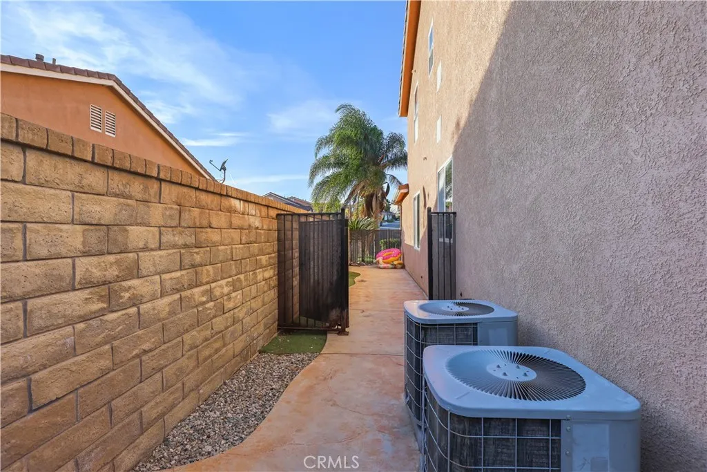 29724 Castlebury, Castaic, California 91384 home-pic-56