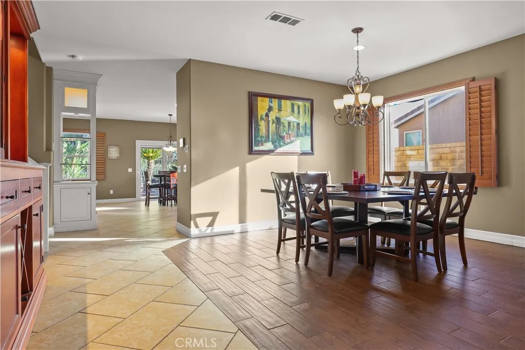 29724 Castlebury, Castaic, California 91384 home-pic-6