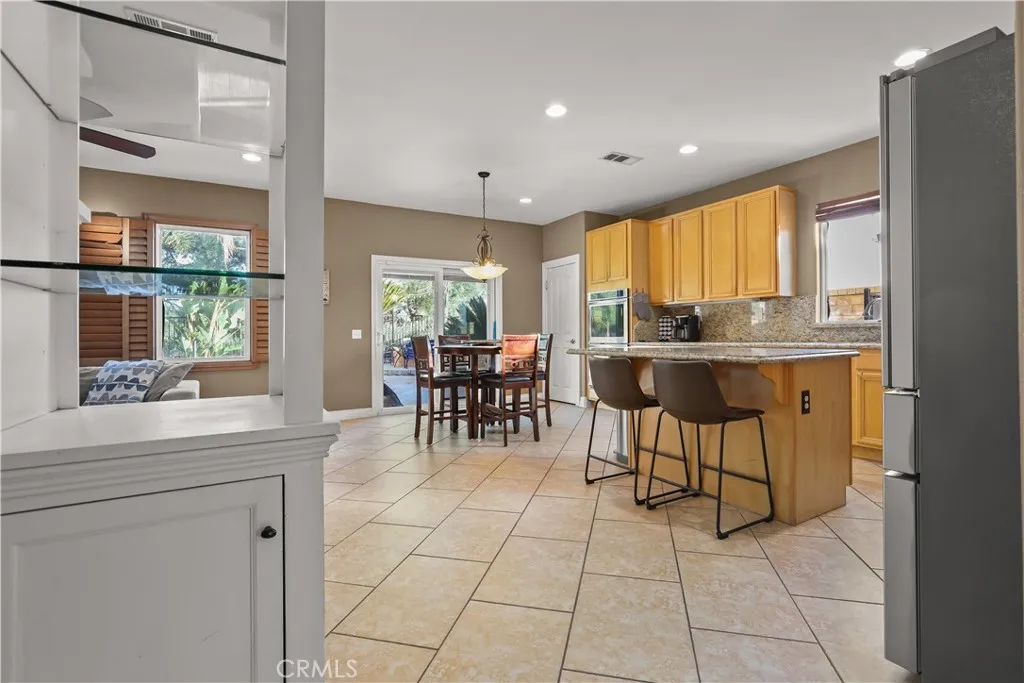 29724 Castlebury, Castaic, California 91384 home-pic-7