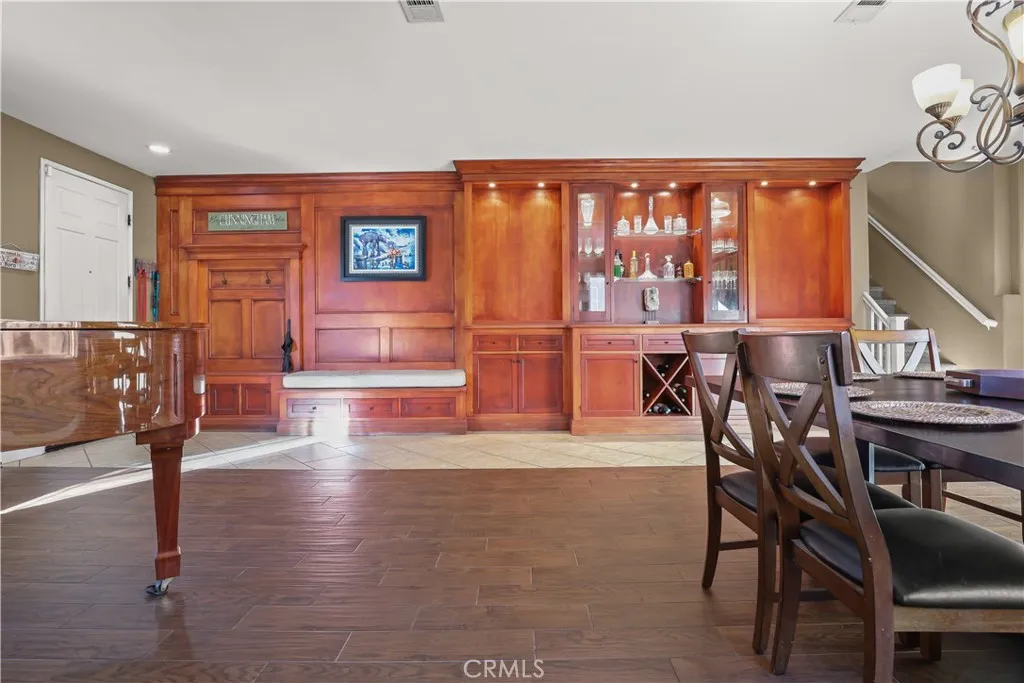 29724 Castlebury, Castaic, California 91384 home-pic-4