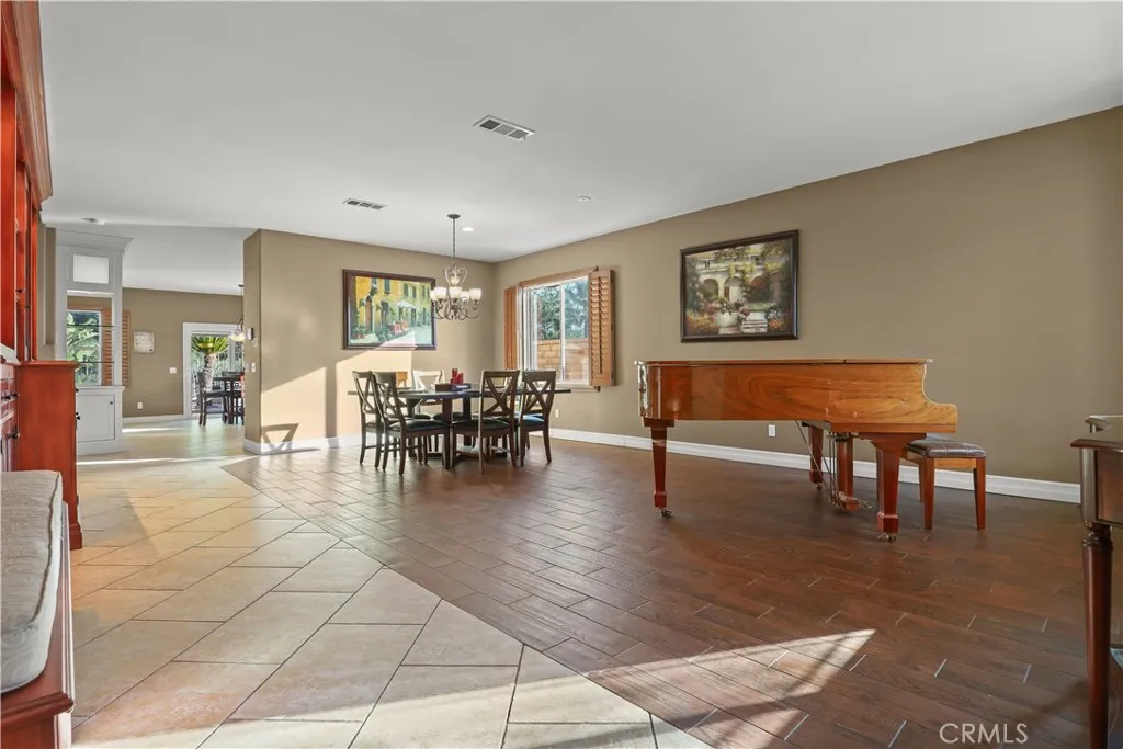 29724 Castlebury, Castaic, California 91384 home-pic-2
