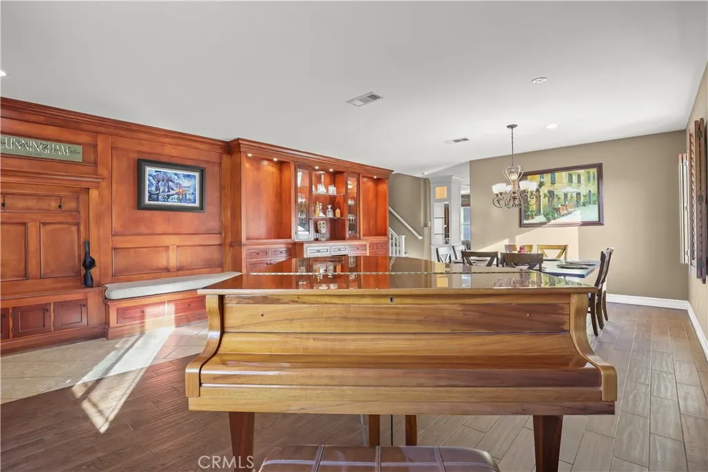 29724 Castlebury, Castaic, California 91384 home-pic-3