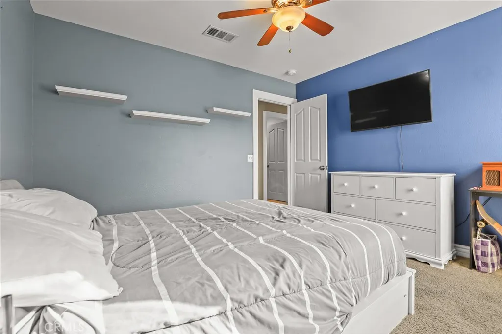 29724 Castlebury, Castaic, California 91384 home-pic-38