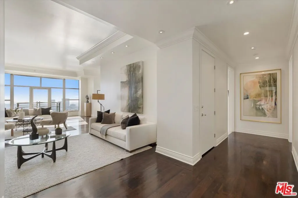 10776 Wilshire Boulevard 1904, Los Angeles, California 90024 home-pic-2