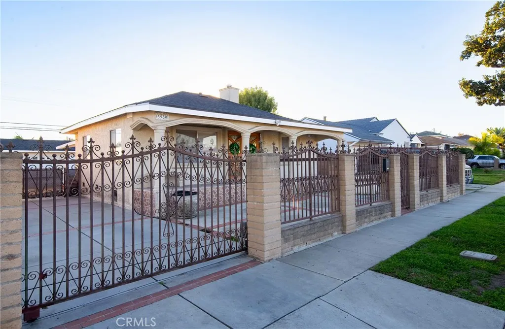 3980 Platt, Lynwood, California 90262 home-pic-1