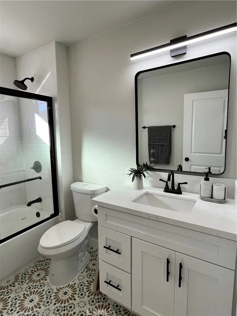 5431 5th, Los Angeles, California 90043 home-pic-16