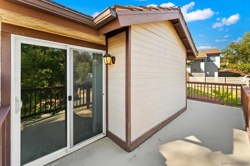 1509 Rimrock Dr, Escondido, California 92027 home-pic-22