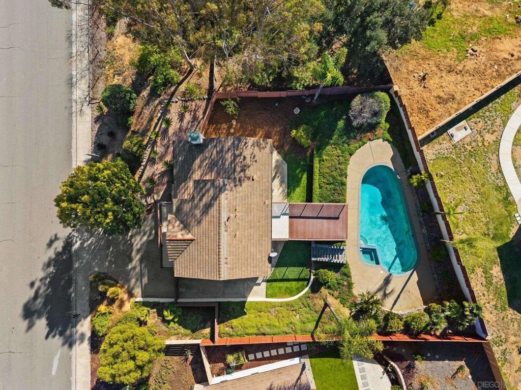 1509 Rimrock Dr, Escondido, California 92027 home-pic-41