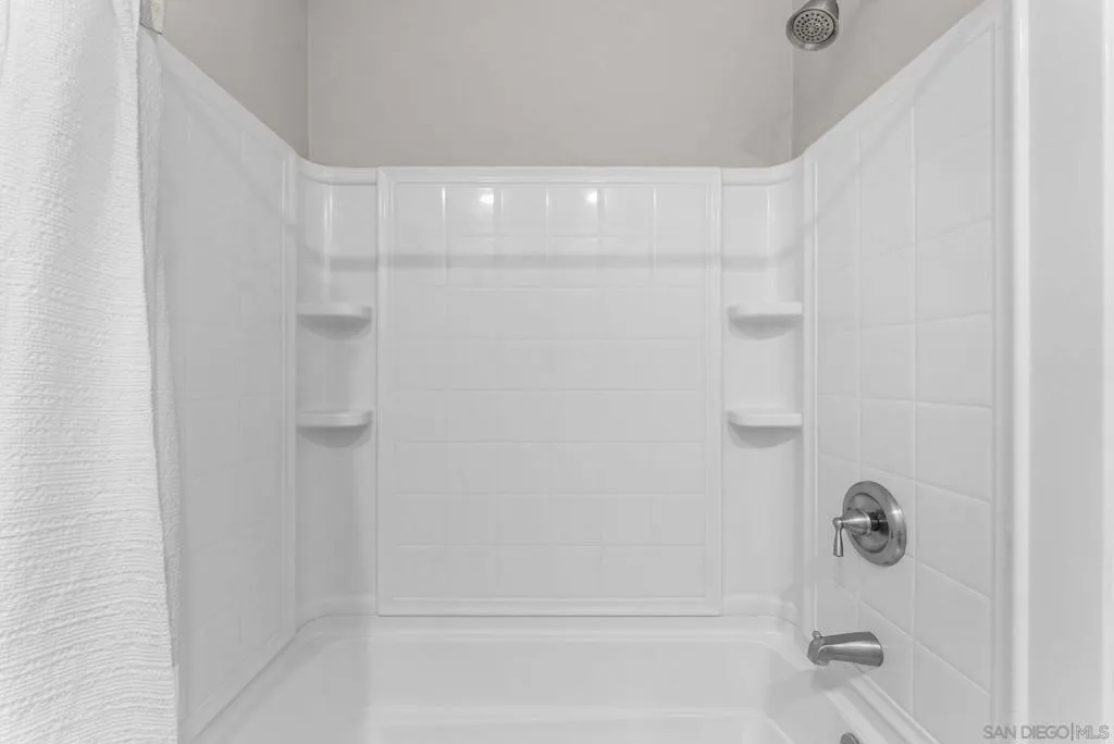 1509 Rimrock Dr, Escondido, California 92027 home-pic-25