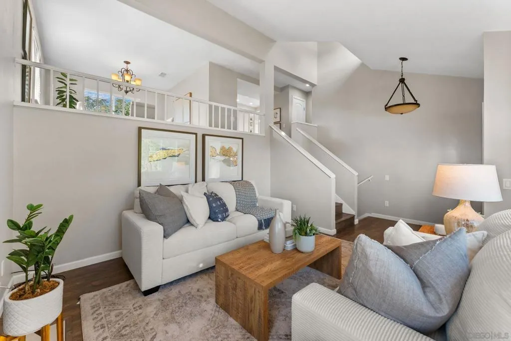 1509 Rimrock Dr, Escondido, California 92027 home-pic-2