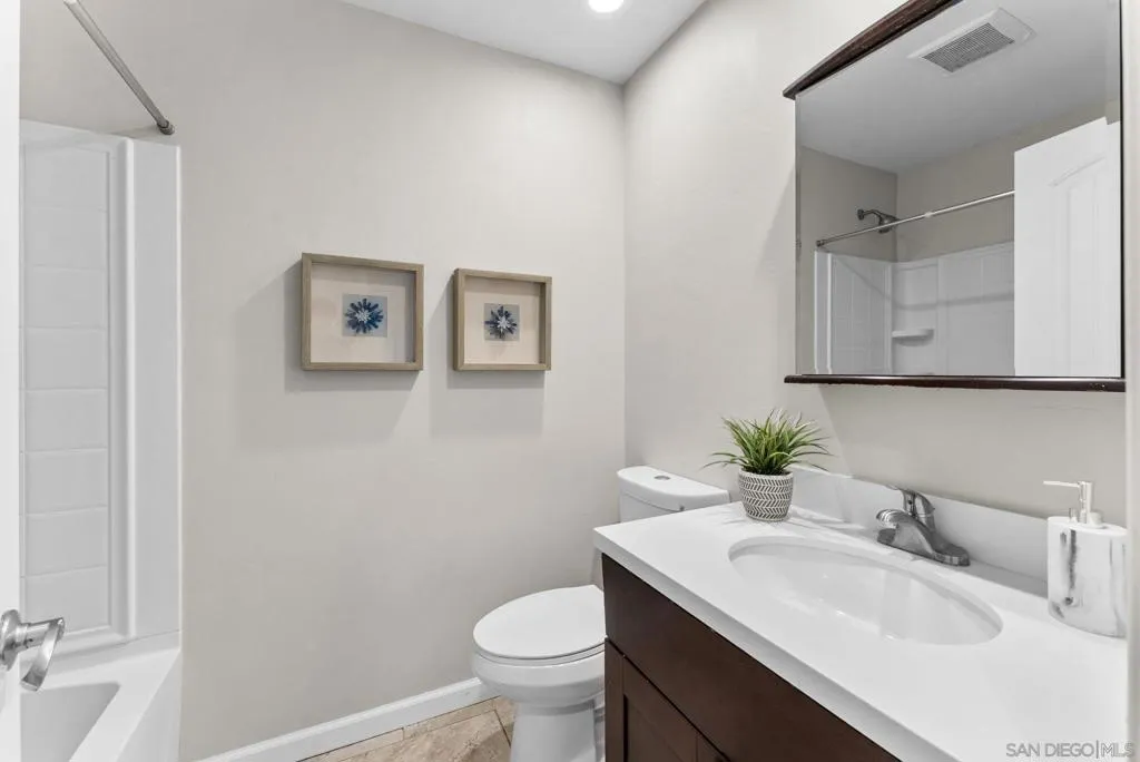 1509 Rimrock Dr, Escondido, California 92027 home-pic-24