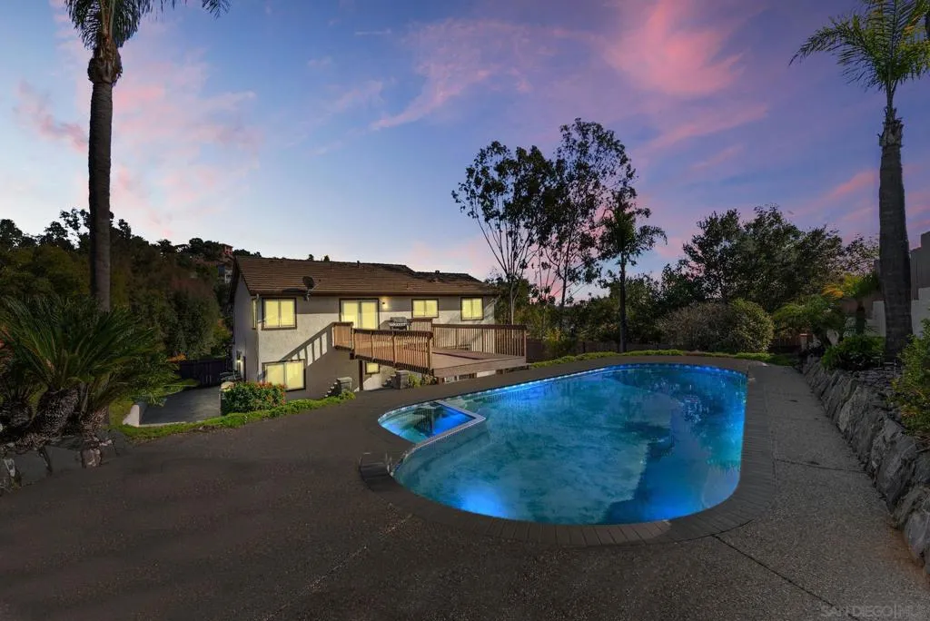 1509 Rimrock Dr, Escondido, California 92027 home-pic-36