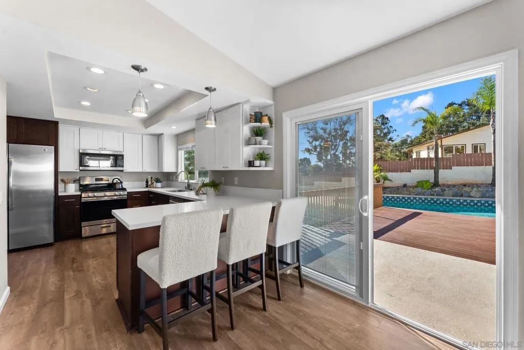 1509 Rimrock Dr, Escondido, California 92027 home-pic-12