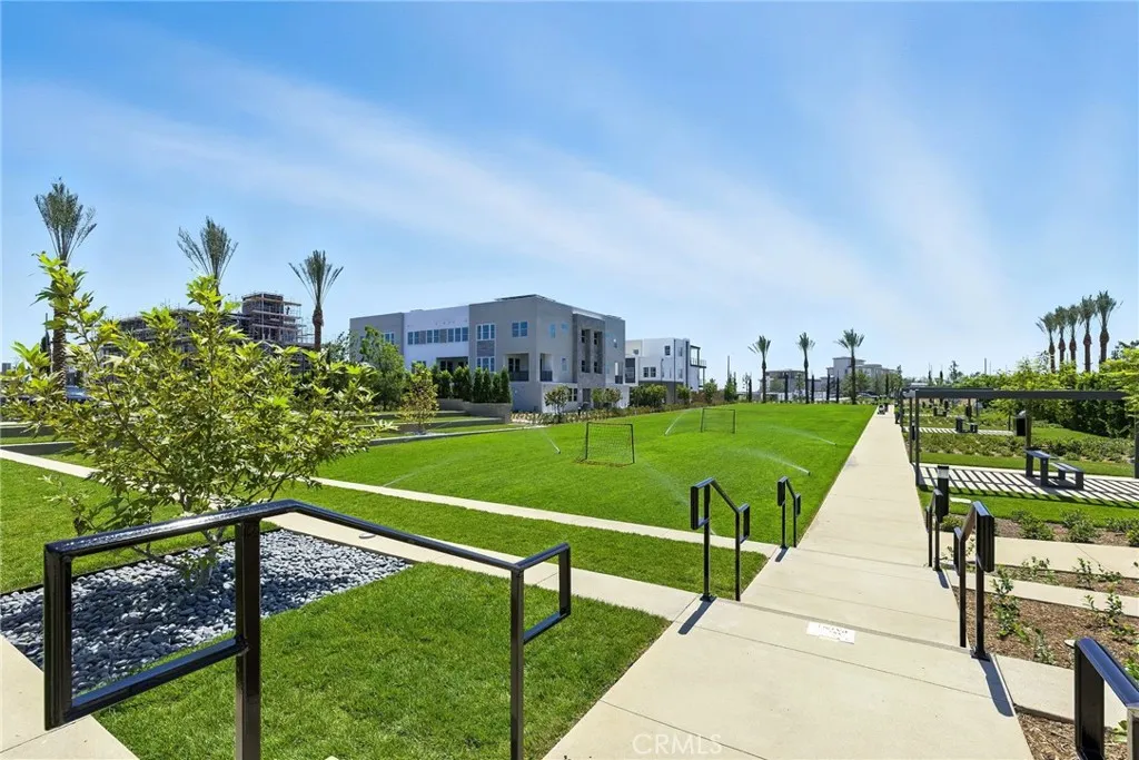 25 Remy Lane, Montebello, California 90640 home-pic-46
