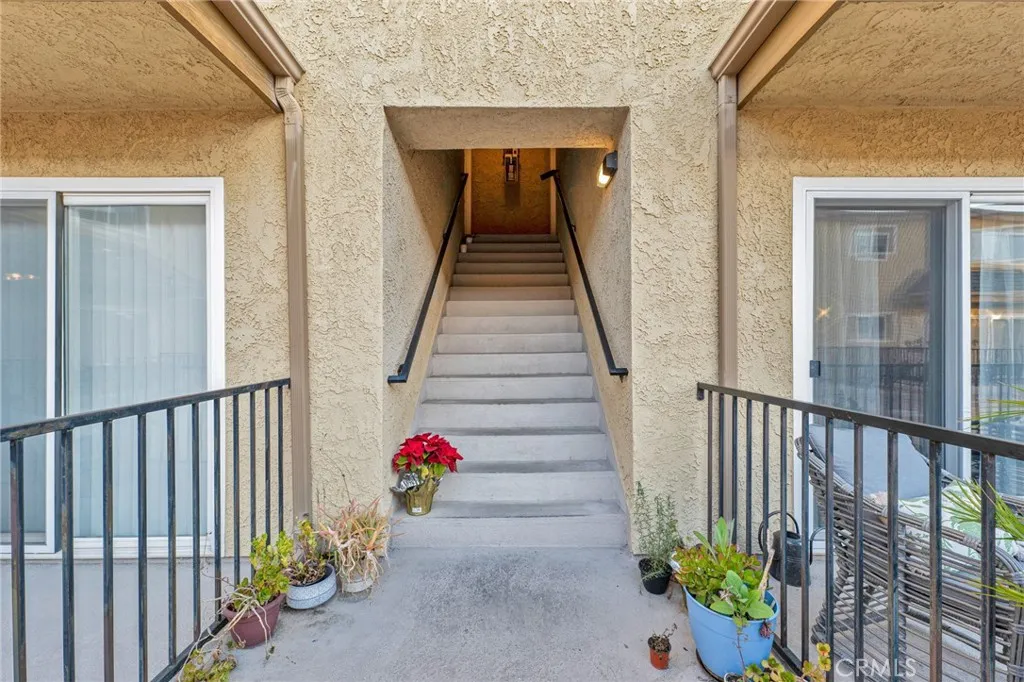 5224 Denny Avenue 209, North Hollywood, California 91601 home-pic-3