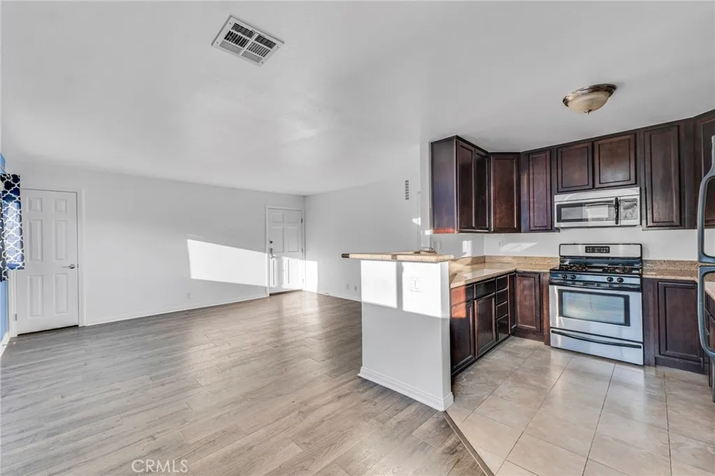 5224 Denny Avenue 209, North Hollywood, California 91601 home-pic-10