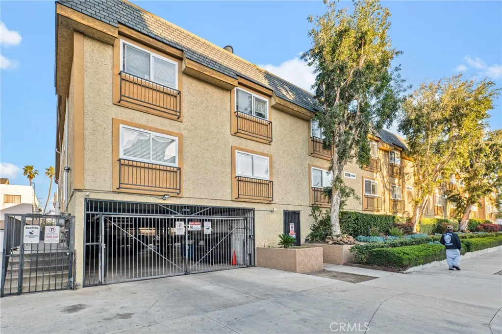5224 Denny Avenue 209, North Hollywood, California 91601 home-pic-27