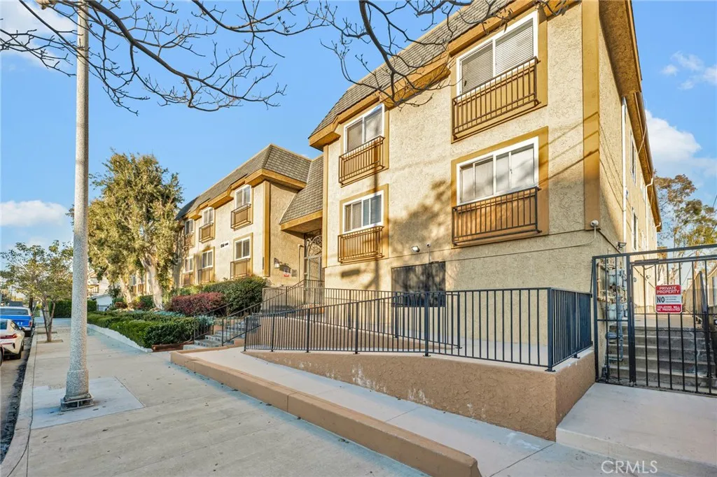 5224 Denny Avenue 209, North Hollywood, California 91601 home-pic-24