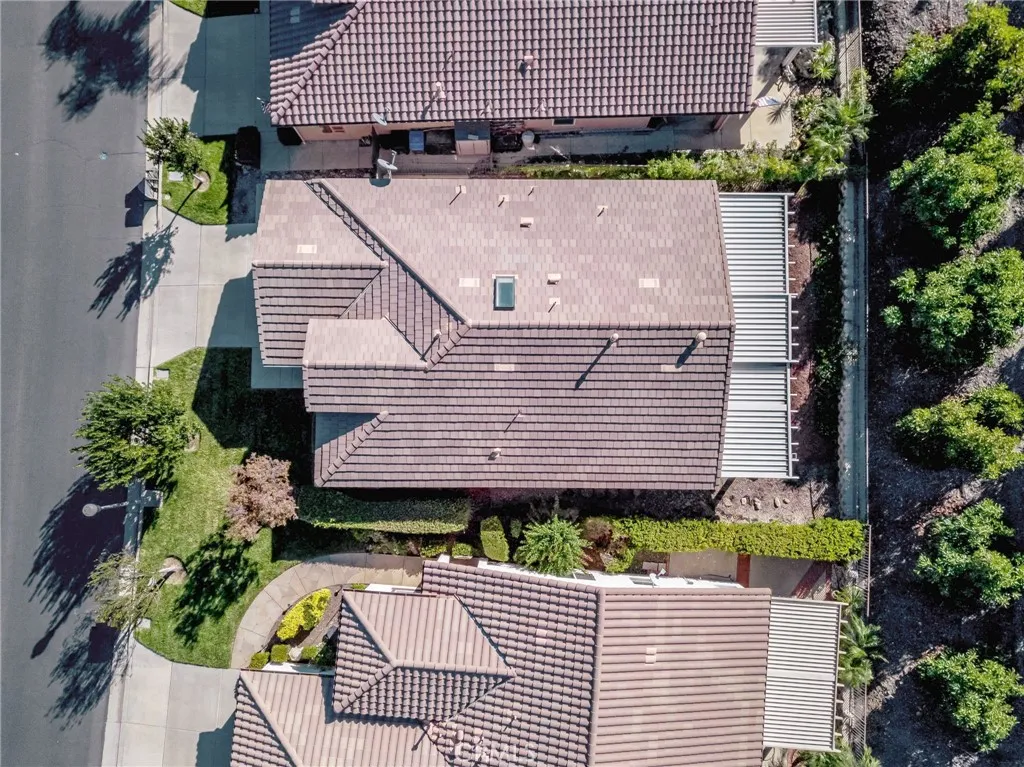 9141 Filaree Court, Corona, California 92883 home-pic-4