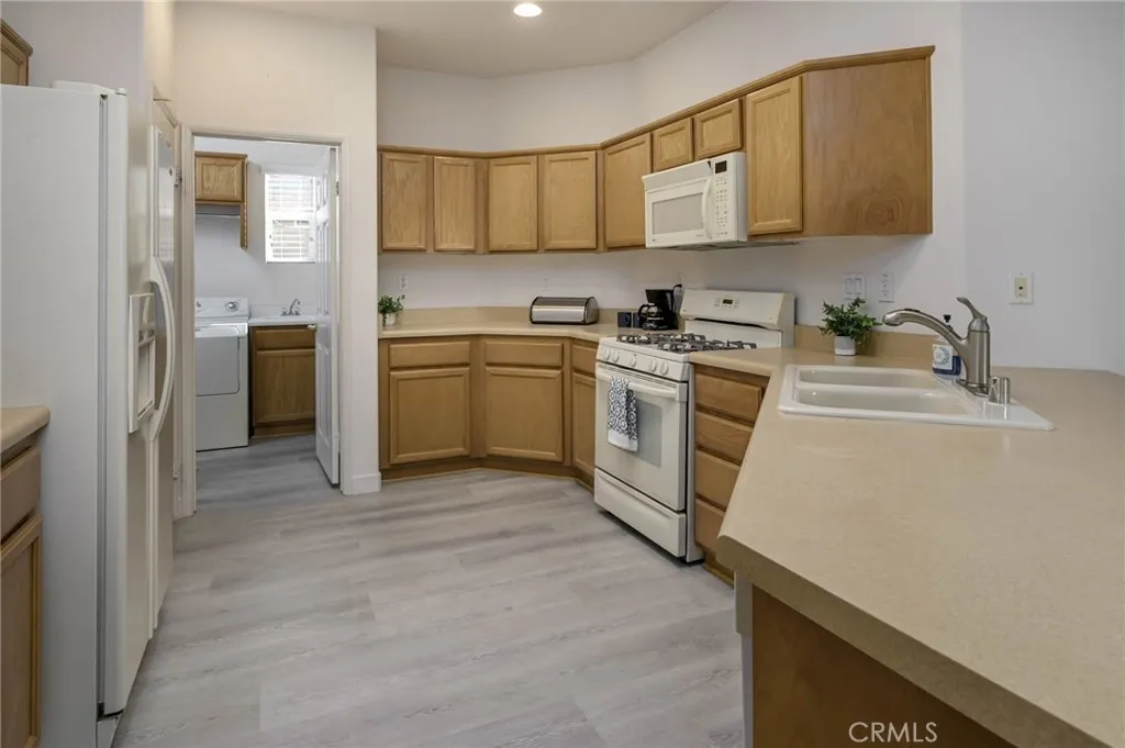9141 Filaree Court, Corona, California 92883 home-pic-7