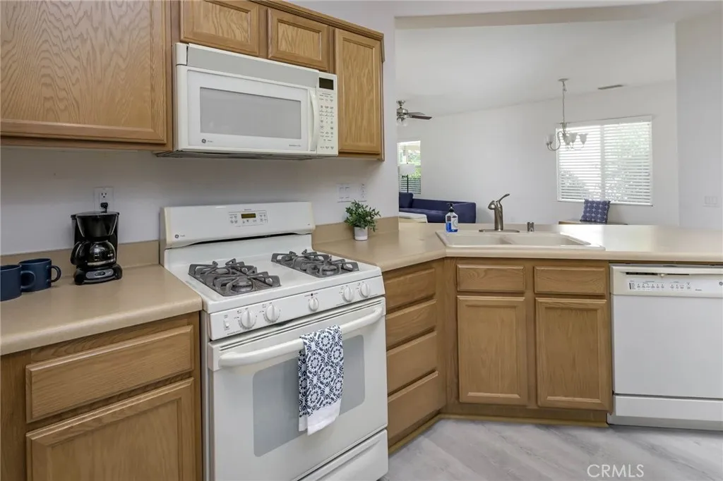 9141 Filaree Court, Corona, California 92883 home-pic-11